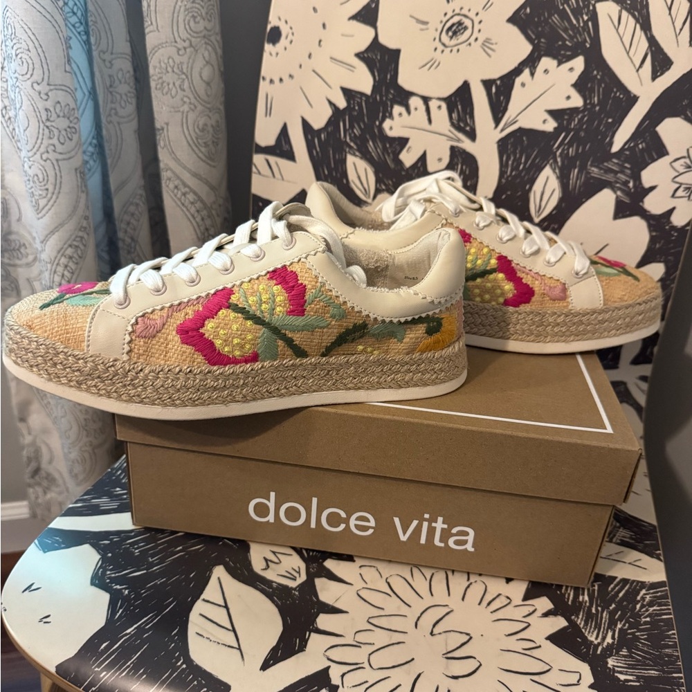 Dolce Vita Cream and Pink/Multi-Colored Floral Sneakers with Textured Design